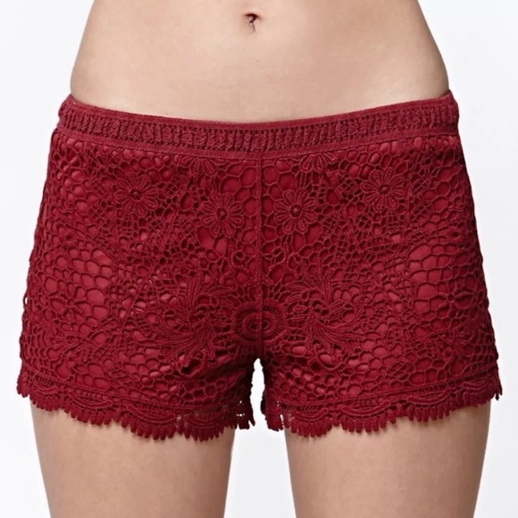 👋 Ambiance Apparel Lace Shorts 👋 - Picture 2 of 16